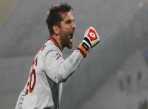 De Sanctis 37'sinde sözleşme uzattı