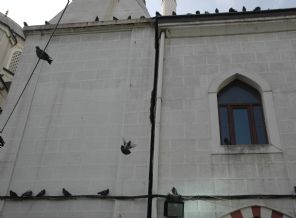 Vatandaş korkuyla namaz kılıyor