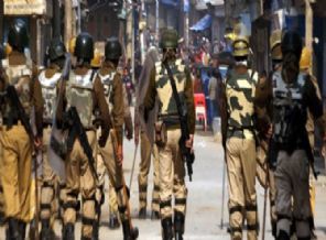 Keşmir'de Hint askeri üssü basıldı: 13 ölü