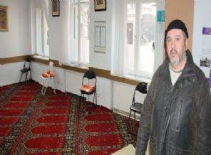 Berlin'de camiye saldırı