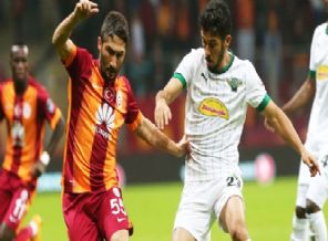 Cimbom'u evinde Burak uçurdu!