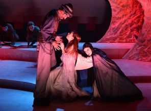 Necip Fazıl'ın oyunu 74 yıl sonra sahnelendi