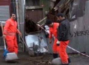 100 yıllık tarihi bina çöktü