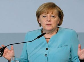 Merkel AB'nin Rusya'ya yaptırımlarını savundu