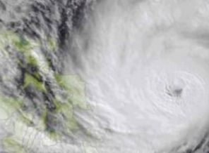 Tayfun karaya ulaştı