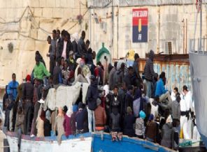 Yemen'de göçmen teknesi battı