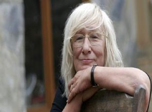 Alev Alatlı'dan Cumhuriyet muhabirine ayar