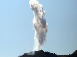 Suriye uçakları Lazkiye'yi bombaladı