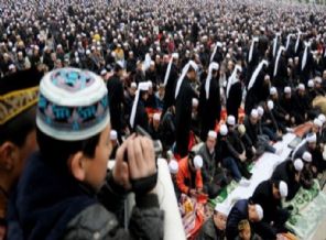 Doğu Türkistan'da yeni yılda namaz ve tesettür yasaklanıyor