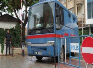 Hurşit Tolon duruşmaya gelmedi