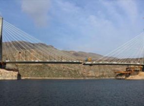 Üçüncü büyük köprü sona doğru