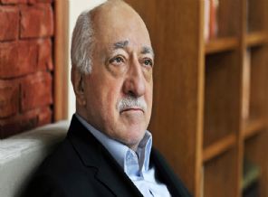 Gülen'den gladyatör gibi savaşın çağrısı
