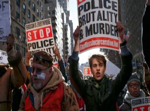 ABD'de binlerce kişi sokaklarda