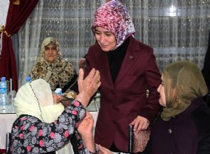 Sare Davutoğlu'ndan huzurevi ziyareti