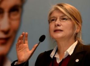 Tarhan'dan Osmanlıca tepkisi: Yedirtmeyiz