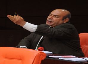 Cemaat medyasına operasyona HDP'den ilk tepki