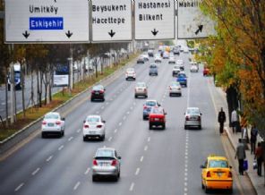 Emniyete çıkan bazı yollar trafiğe kapatıldı
