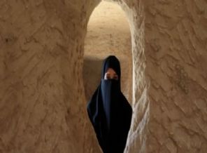 Kadın taraftar tribünde gözaltına alındı