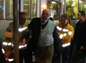 Alkollü sürücü durağa daldı!