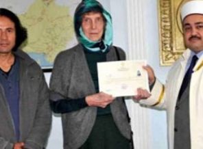 'Rockçı İmam'dan etkilendi İslamiyeti seçti