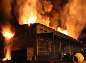 Tekstil fabrikasında feci yangın