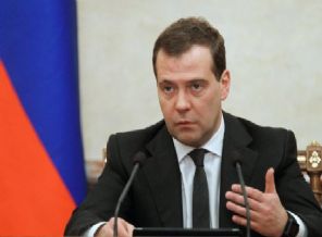 Medvedev: Sert düzenlemeye ihtiyaç yok