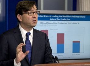 Obama'nın danışmanı: Rusya ekonomisi krizin eşiğinde