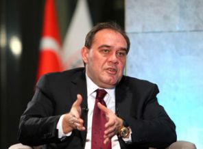 Demirören: Küfür edilmeyecek tek takım...