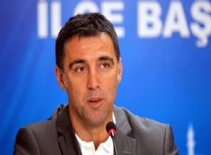 Hakan Şükür'le dalga geçmişti, Şükür onun yazısını paylaştı!