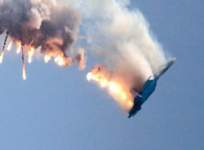 Savaş uçağı tatbikatta düştü: 4 ölü