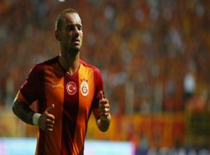 Sneijder o takıma imza atıyor