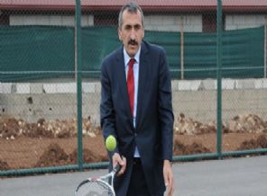 Tartışılan Başkan istifa etti