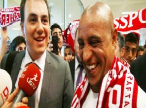 Carlos çiçeklerle uğurlandı