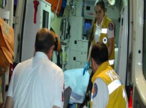 Halk otobüsü ile kamyon çarpıştı: 22 yaralı