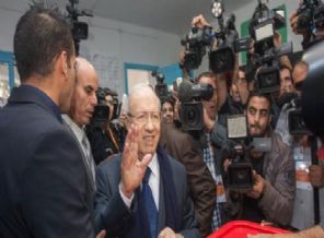 Tunus'ta Sibsi önde