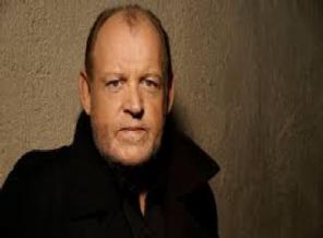 Ünlü şarkıcı hayatını kaybetti