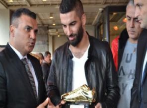 Arda ödülünü İstanbul'da aldı