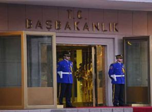 Başbakanlık önünde büyük panik!