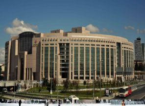 Tutuklu polis müdürleri tekrar adliyede