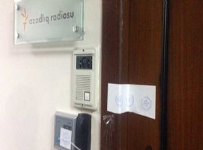 Azerbaycan polisinden ABD destekli radyoya baskın