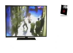 Filistinli gençten İsrail polisine meydan dayağı(Video)