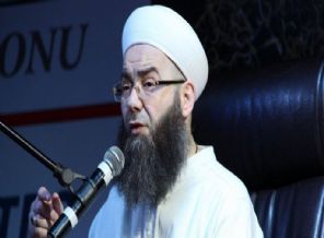 Kadına şiddet erkeklik değil şerefsizlik