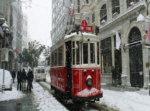 İstanbul trafiği felç oldu