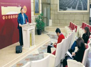 İdris Bal'ın basın toplantısına yine kimse gelmedi