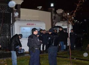 Katar Büyükelçiliği personeline silahlı saldırı