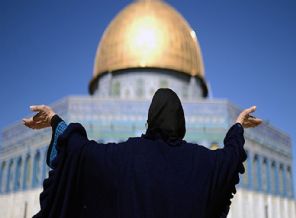 Tekbir getiren Filistinli kadınlara gözaltı