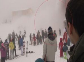 Tatilciler karların altında kaldı