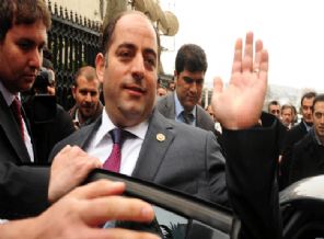 Zekeriya Öz yine baltayı taşa vurdu!