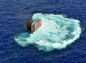 Bir gemi daha battı: 8 kayıp