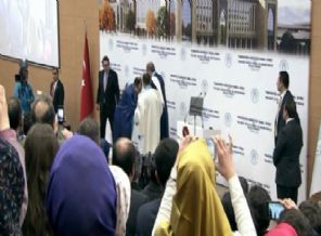 Dekan, Erdoğan'ın elini öpmek istedi